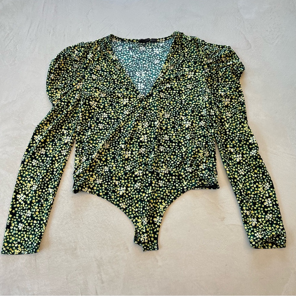 FREE PRESS Floral Bodysuit with Puff Shoulder detail, Black Green, S